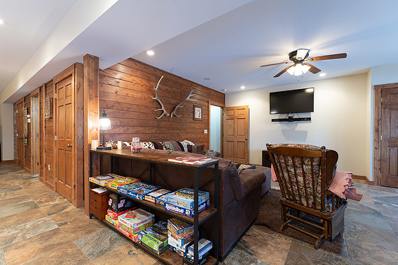 Caitlin_Spriggs_McHenry_Cabin_007