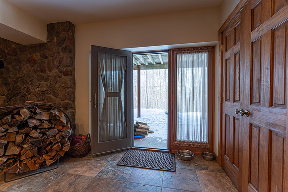Caitlin_Spriggs_McHenry_Cabin_017