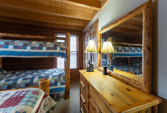 Caitlin_Spriggs_McHenry_Cabin_040