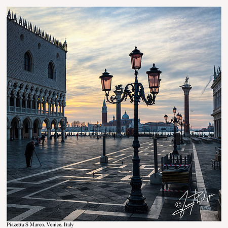 Venice-StMarc-Plaza-10-Fin-Sign