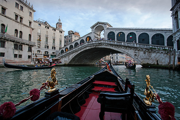 Gondola Rialto-GoldHorses