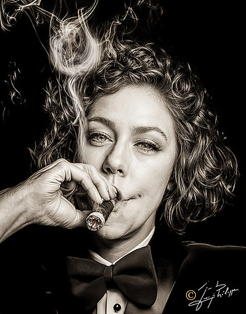 Cigar-Smoking_hot-bw-Fin-SharWeb