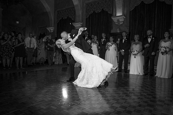 KissDance-840Cbw